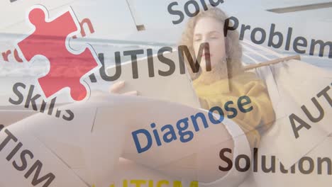animación de rompecabezas y texto de autismo sobre mujer caucásica usando tableta.