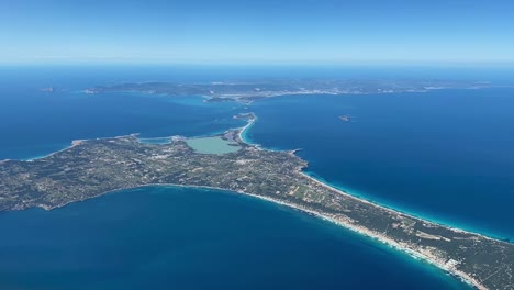 Vista-Aérea-De-La-Isla-De-Formentera-E-Ibiza,-Islas-Baleares,-España-En-Una-Mañana-De-Primavera