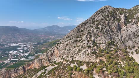 paisaje montañoso con vistas al valle
