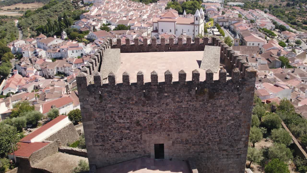 Torre del Castello nella parrocchia civile di Santa Maria da Devassa, Castelo de Vide in Portogallo