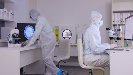 personal médico, de laboratorio y equipo de seguridad