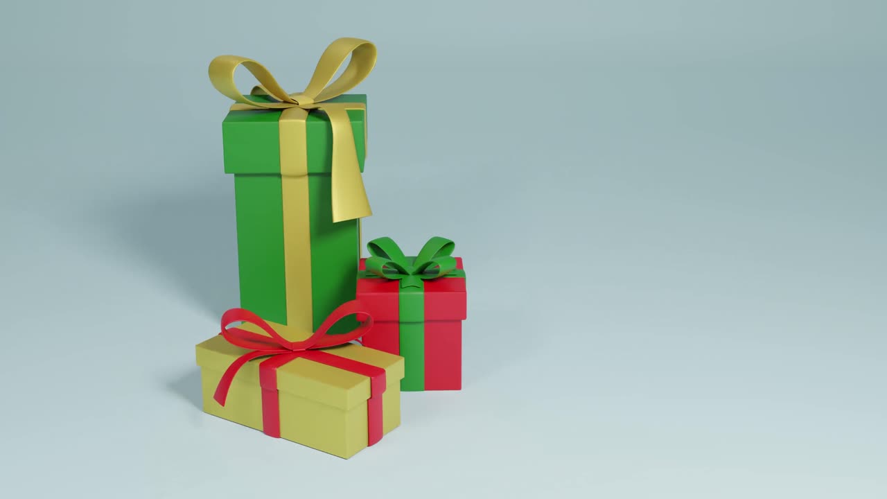 video de tres regalos de navidad girando con espacio de copia sobre fondo gris