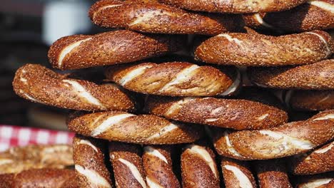 a pile of delicious turkish simit