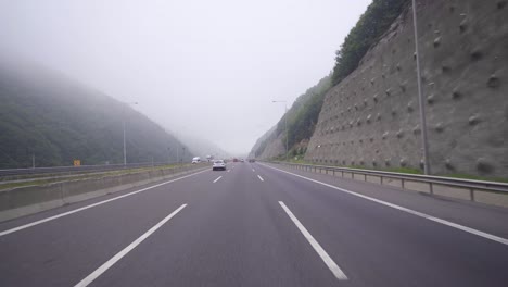 la carretera de la niebla.