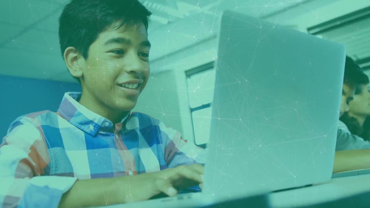 animación de la red de conexiones entre diversos estudiantes usando computadoras portátiles
