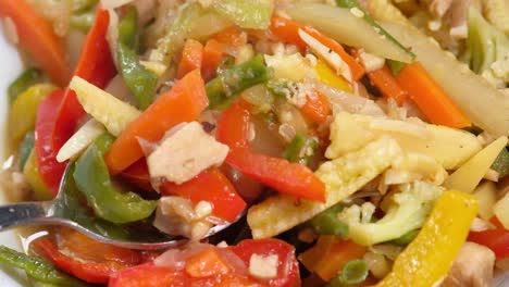 frito de pollo y verduras