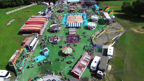 4k30p-Drone-Vista-Aérea-Parque-De-Atracciones-Carnaval-Carrusel-Recreación-Patio-De-Recreo