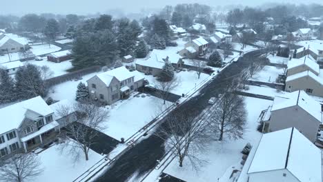 Amerikanische-Nachbarschaft-Während-Schneesturm