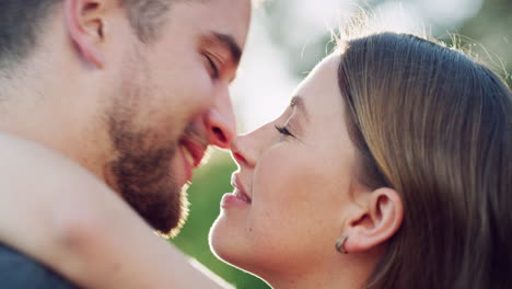 Meine-Lippen-Fühlen-Sich-Zu-Deinen-Lippen-Hingezogen