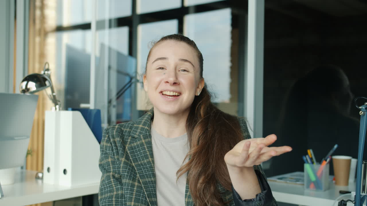 mujer en el entorno de la oficina