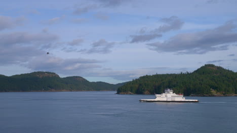 Queen-of-Cumberland-BC-Ferries-vehicle-and-passenger-ferry-near-Mayne-Island-Georgia-Strait,-BC