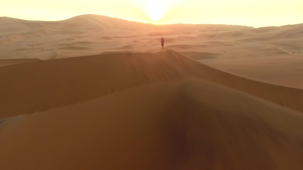 광활한 사막에서 길을 잃었죠.