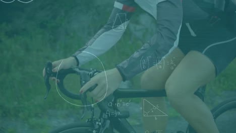 animación de ecuaciones matemáticas sobre una ciclista caucásica montando una bicicleta en la calle