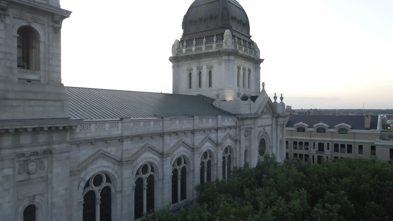 Saint marys chatedral in minneapolis, exterior architecture features of a church