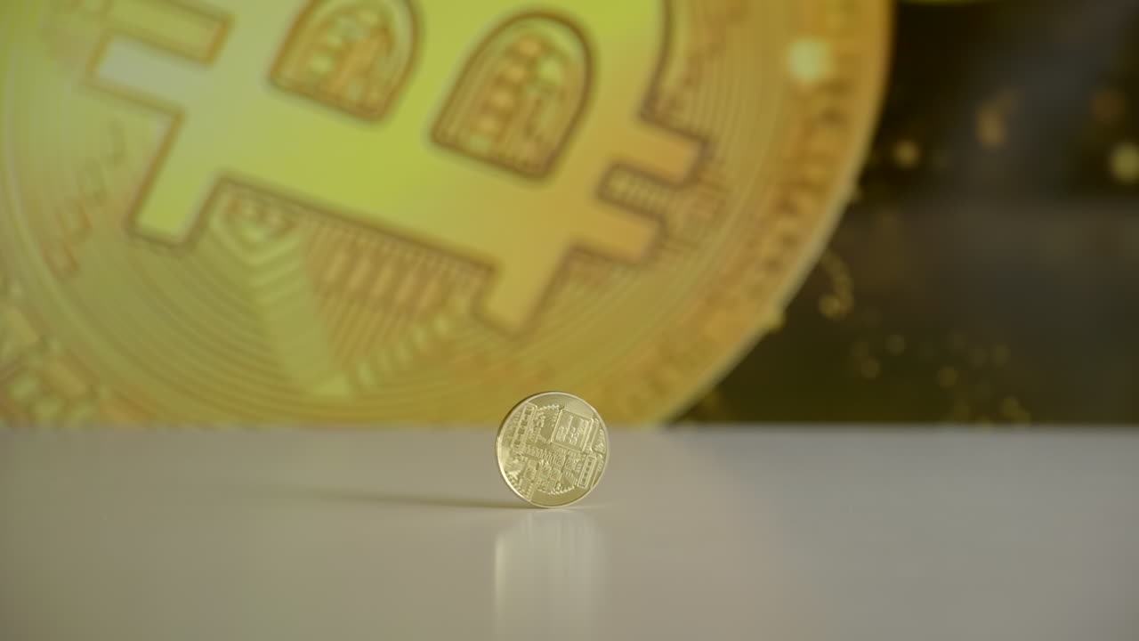 girando bitcoin en cámara lenta con animación digital