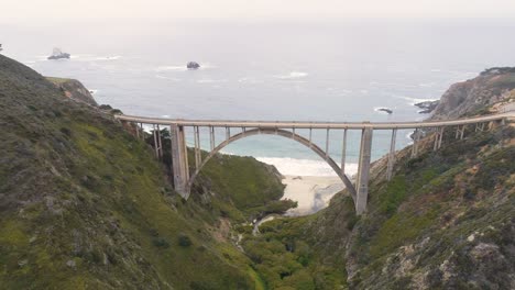 Bixby-Bridge-In-Kalifornien-Drohne---Kreisen