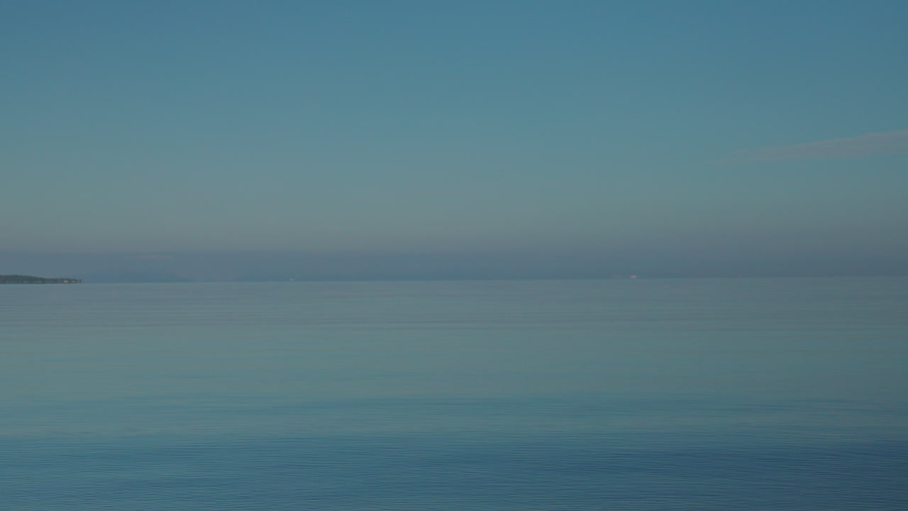 조용한 바다와 zakynthos의 해안