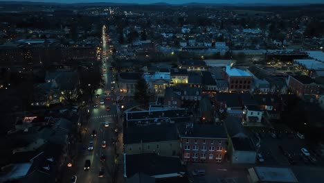 Christmas-in-Lititz,-Pennsylvania-at-night