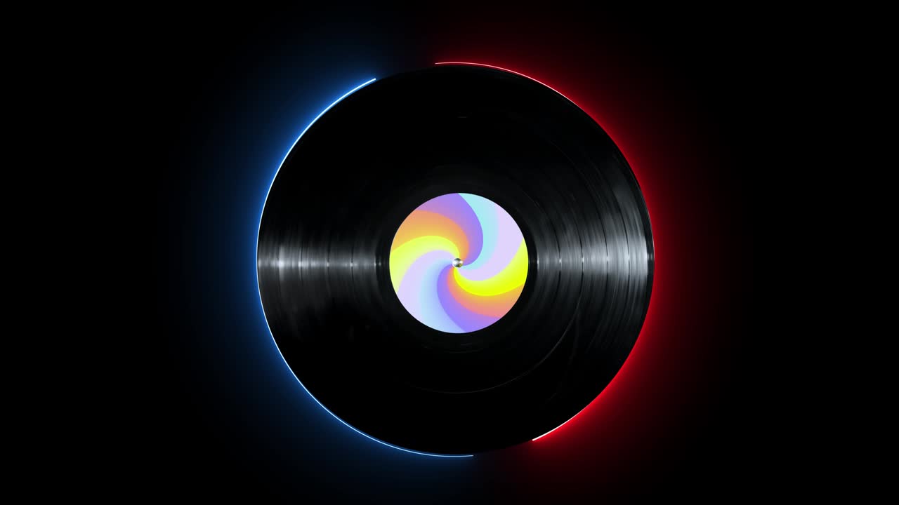 빛나는 네온 라인 비닐 디스크와 다채로운 스티커가 검은 바탕에 고립되어 회전합니다.