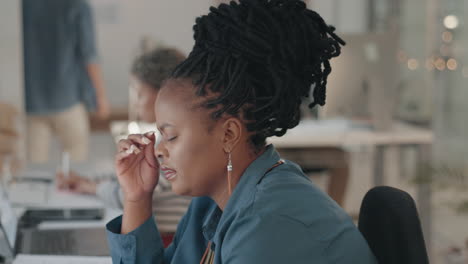 Business,-tired-and-black-woman-with-a-headache