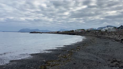 Bewölkter,-Trüber-Tag-Am-Strand-In-Akranes,-Island