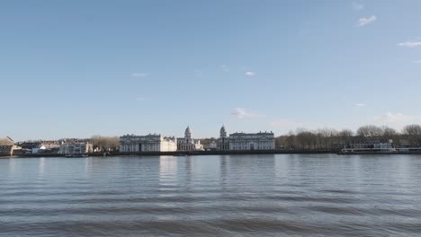 university of greenwich on thames from isle of dogs