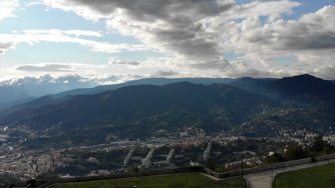 vista panorámica de génova desde forte begato-1