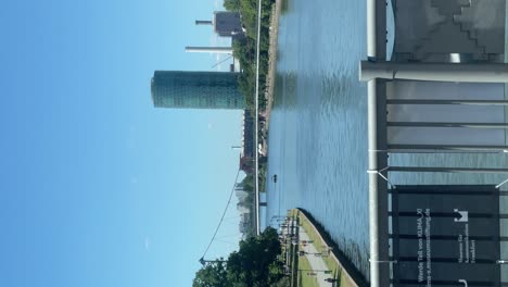 conducción a través del río main en fráncfort