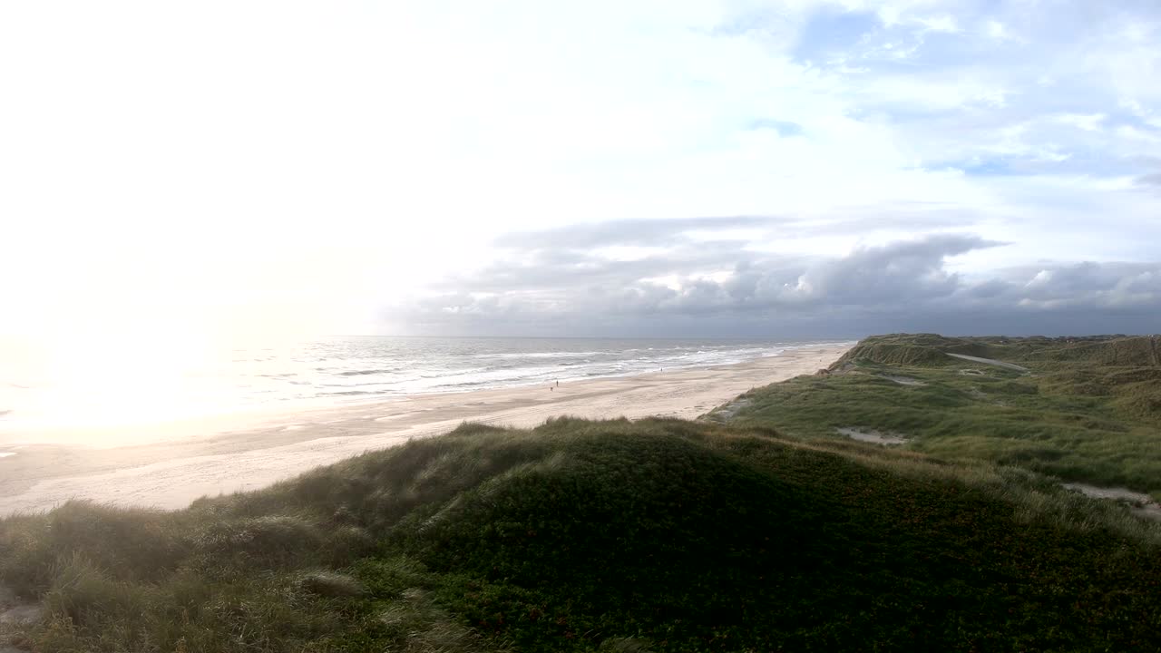 파도와 함께 모래 해변, 북해, jütland, sondervig, 덴마크, 4k