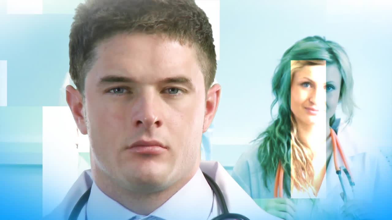 ⁇ 스레이 를 들고 있는 의사