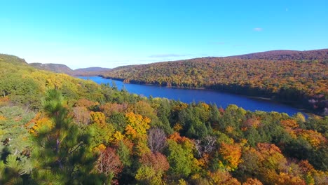 Lake-Of-The-Clouds-Fall-Aerial-Flyover