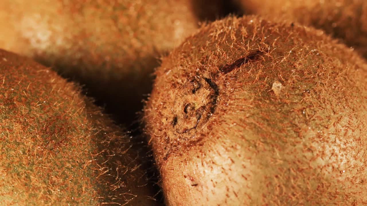 primer plano muy detallado de los kiwis giratorios