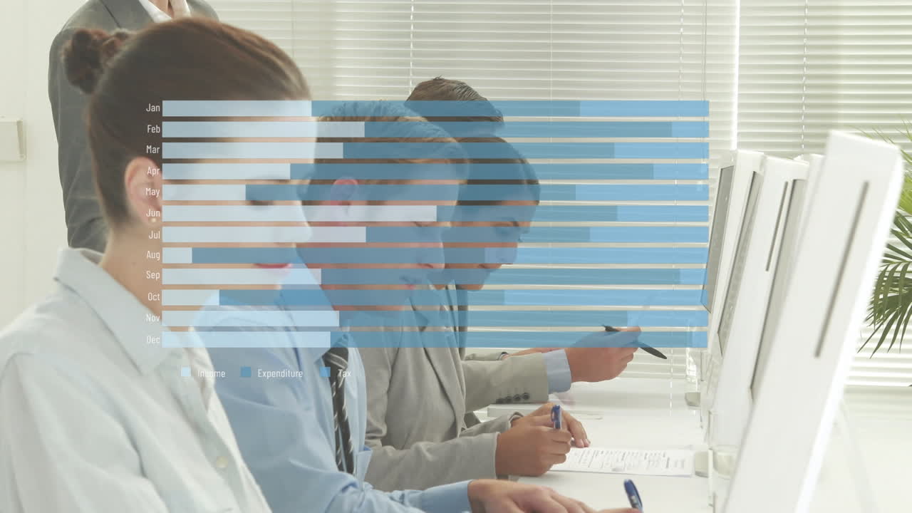 procesamiento de datos estadísticos sobre diversos colegas de oficina que trabajan en la oficina