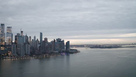 Aerial-footage-of-lower-Manhattan