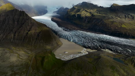 panorama of glacier tongue in svinafellsjokull in vatnajökull national park, southern iceland