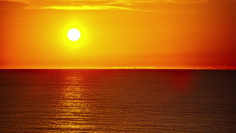 Shot-of-beautiful-sunset-over-the-sea-in-timelapse