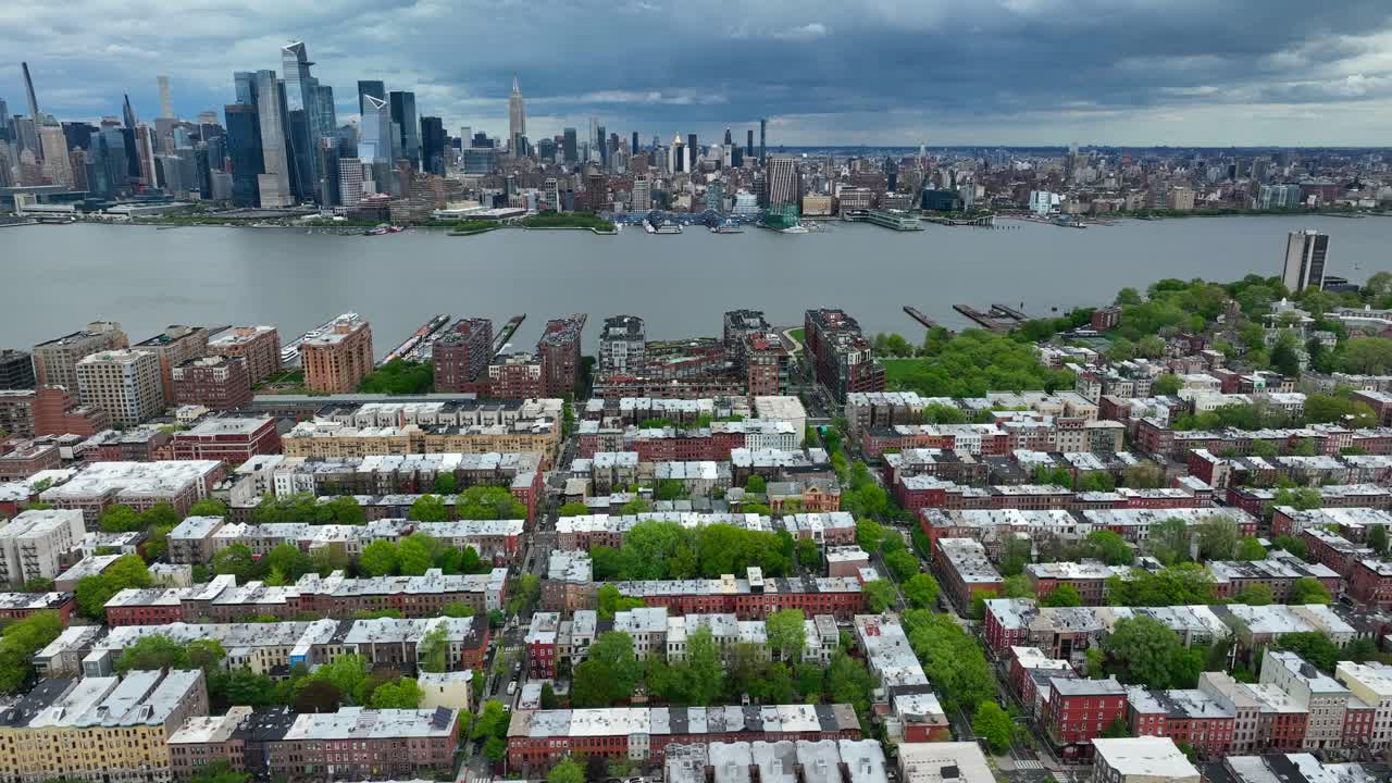 하보켄 뉴저지 주거지역의 주택에서 볼 수 있는 미드타운 맨해튼 스카이라인