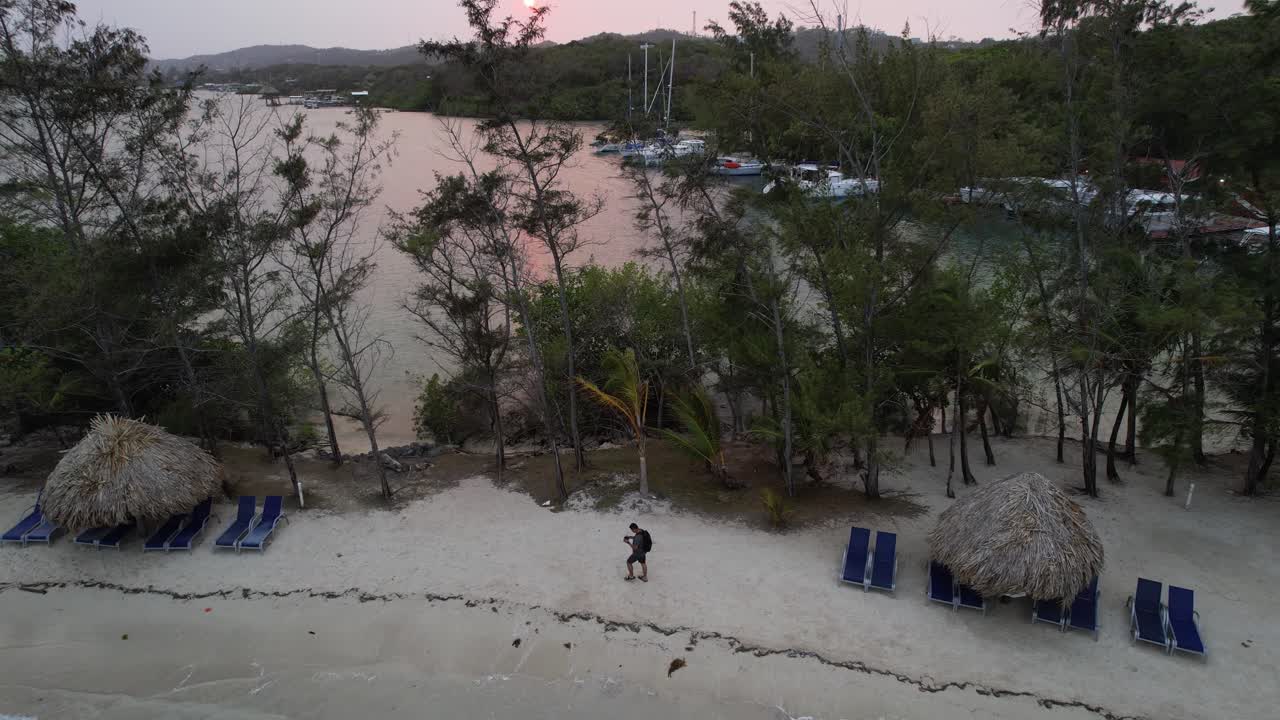 honduras roatan islas de la bahía caminar hasta la orilla del mar air2s 5k