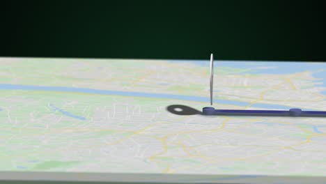 el fondo del pin del mapa giratorio en video 4k.