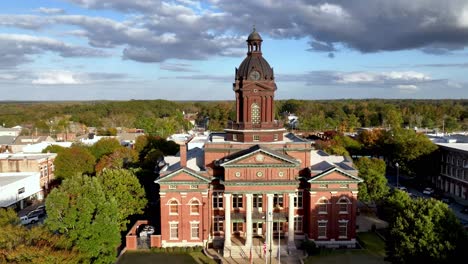 aerial-tilt-up-courthouse-in-newnan-georgia