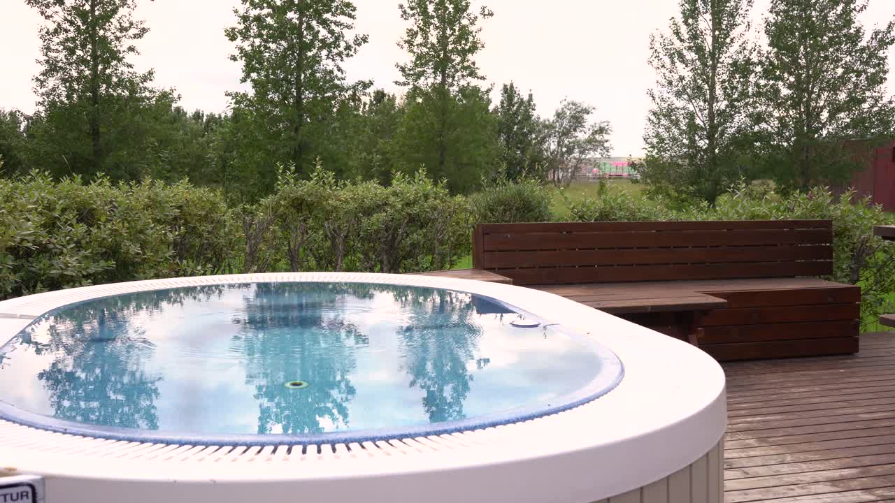 bañeras de hidromasaje en la naturaleza tomadas con una sony a7iii
