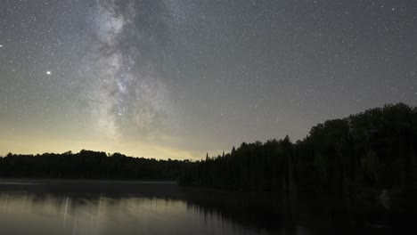 The-Milky-Way-In-The-Night-Sky-Over-A-Lake,-Algonquin-Park-Time-Lapse