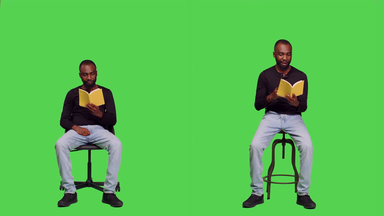 Homem lendo um livro em tela verde