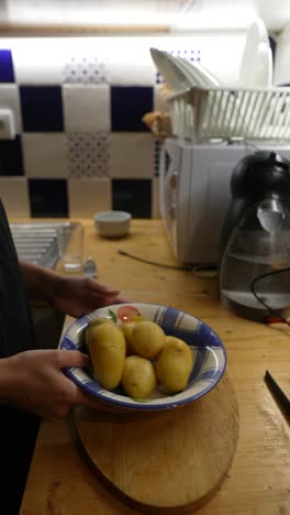 lavado y preparación de patatas