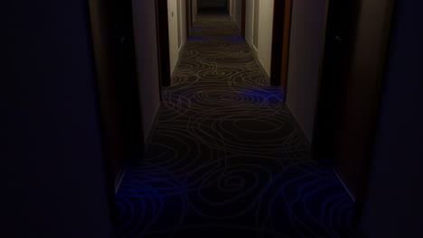 hotelkorridor in der nacht