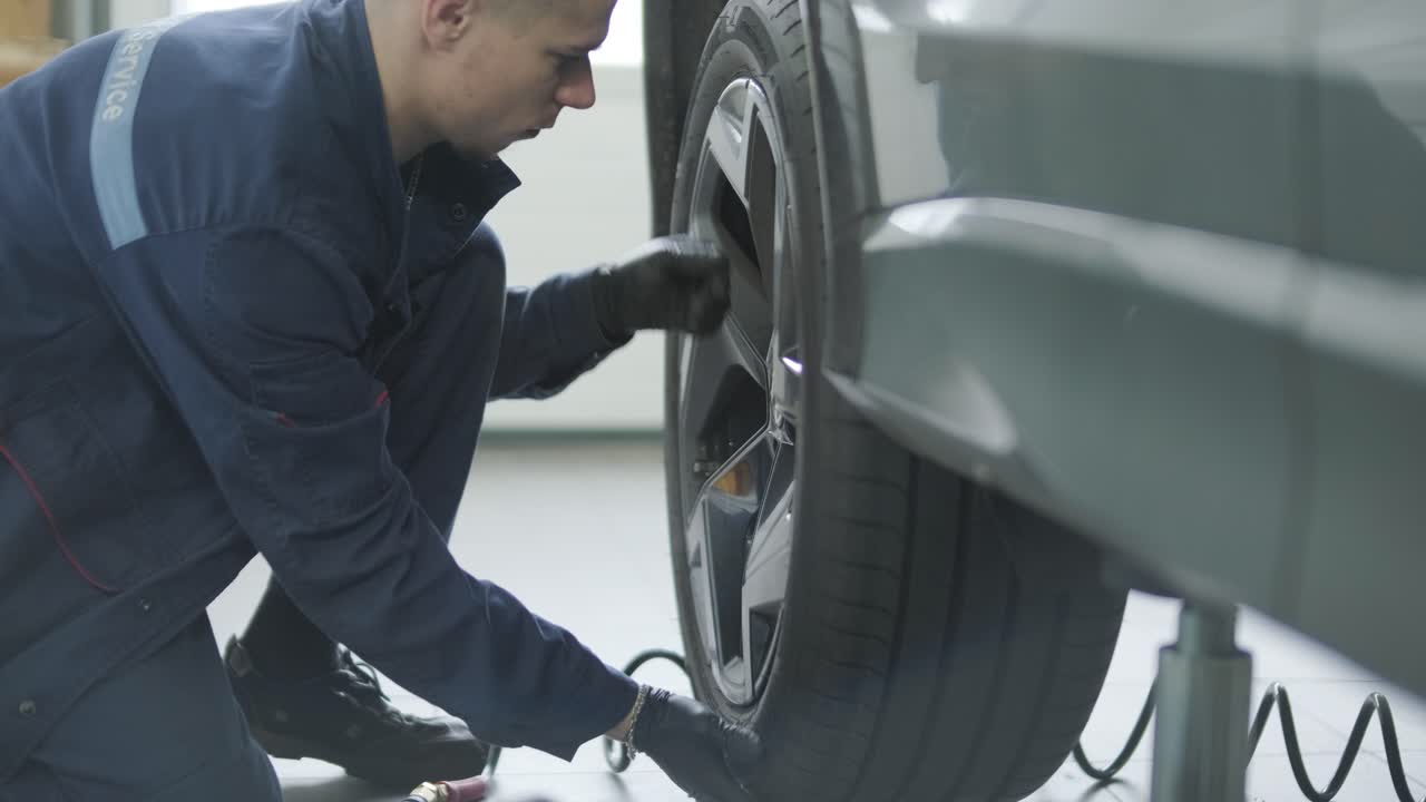 Car tire replacement service