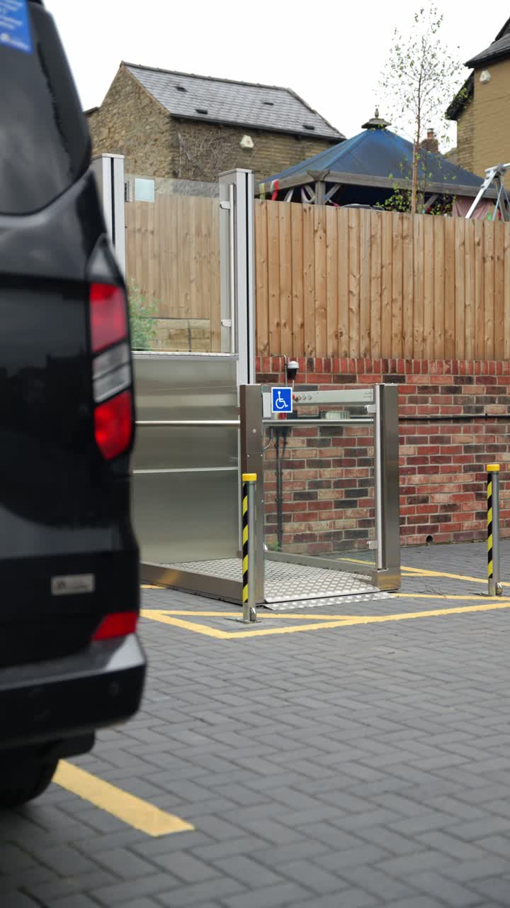 Elevatore per disabili per esterni per un facile accesso, per agevolare il movimento e garantire la comodità