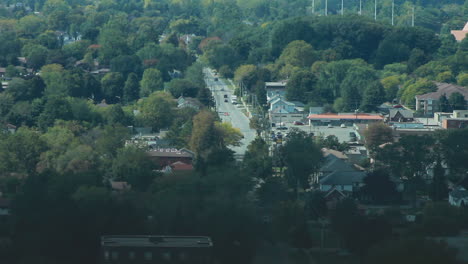 Vista-De-ángulo-Alto-De-La-Calle-Suburbana-Durante-El-Día