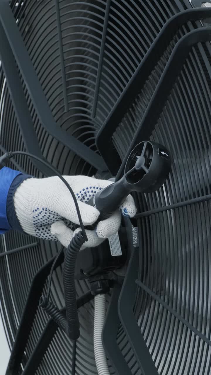Measuring Wind Speed of Industrial Fan