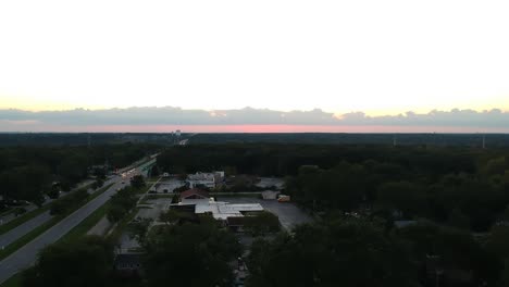 Sonnenuntergang-In-Der-Vorstadt-Im-Mittleren-Westen